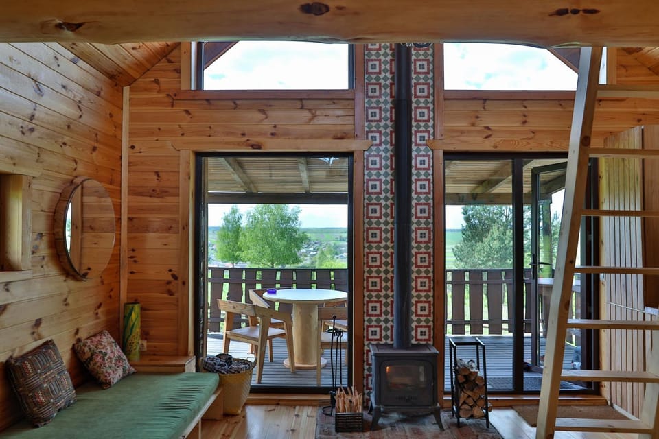 Facade/entrance, View (from property/room), Photo of the whole room, Garden view, Street view, Quiet street view, flat iron