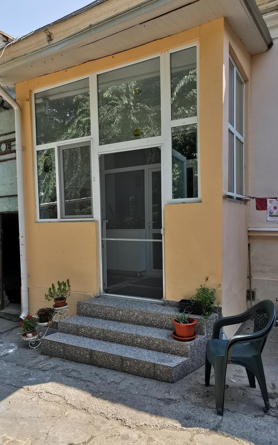 Facade/entrance