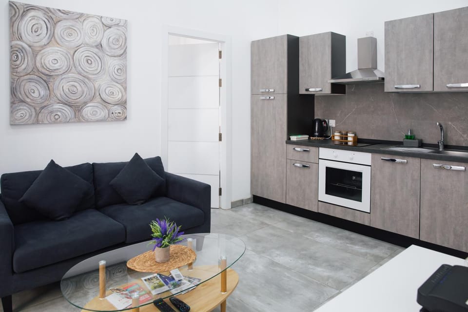 Kitchen or kitchenette, Living room, Seating area
