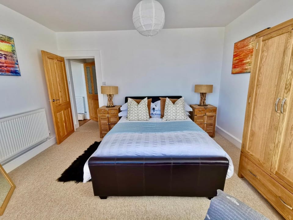 Bed, Bedroom, wardrobe