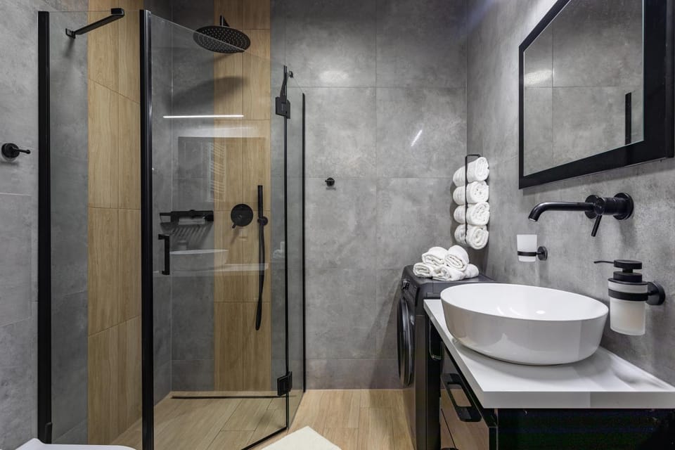 Shower, Bathroom, heating, washing machine