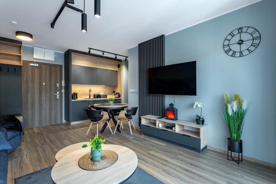 Communal lounge/ TV room, TV and multimedia, Living room