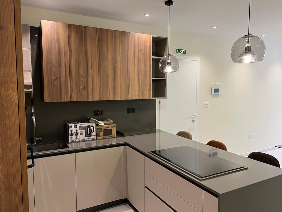 Gżira Promenade 3-Bedroom, Steps from Ferry to Valletta by Malta Weekend Apartment in Sliema