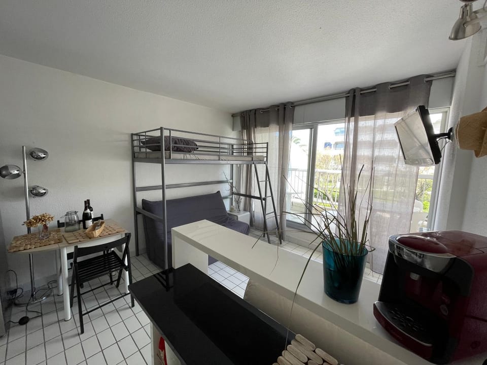 Photo of the whole room, Dining area, Bedroom, bunk bed