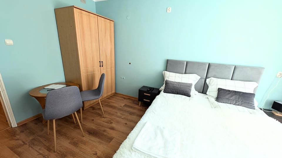TV and multimedia, Bedroom, furniture, wardrobe