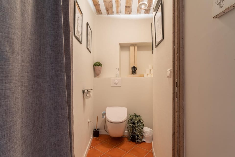 Bathroom, Living room