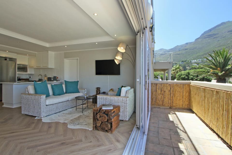 Living room, Mountain view