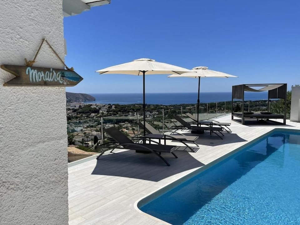 Sea view, Swimming pool, sunbed