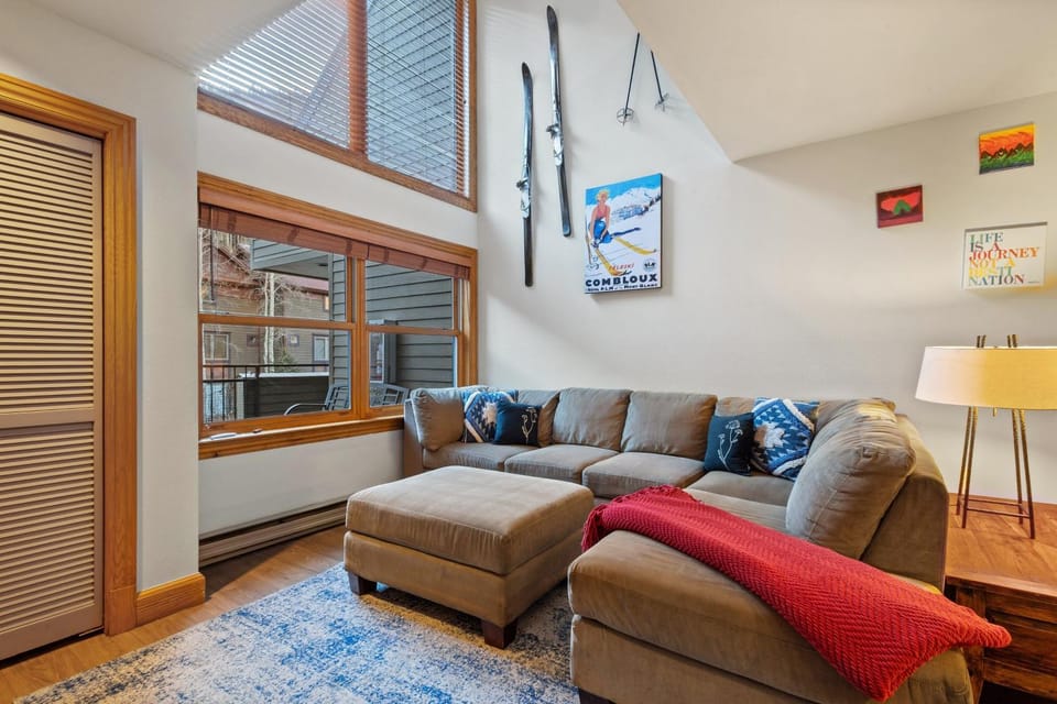 Ski In Out Lift 7! Deck, Hot Tub, Garage Parking condo Apartment in Telluride