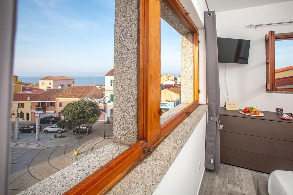 Day, TV and multimedia, View (from property/room), Balcony/Terrace, Sea view