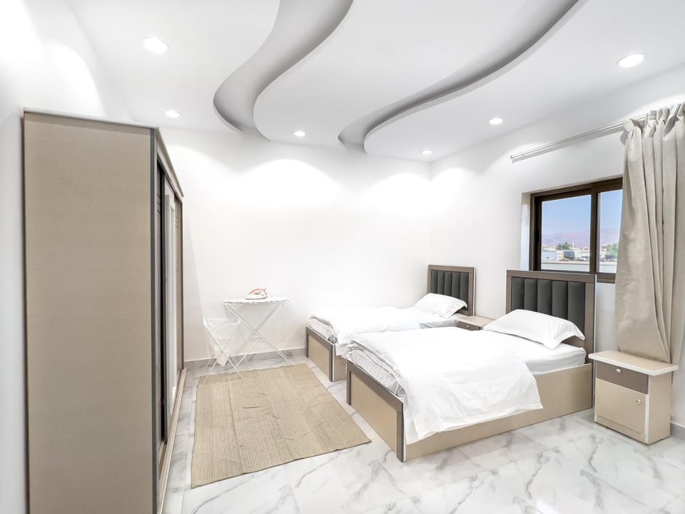 Bed, TV and multimedia, Photo of the whole room, Bedroom, furniture, wardrobe