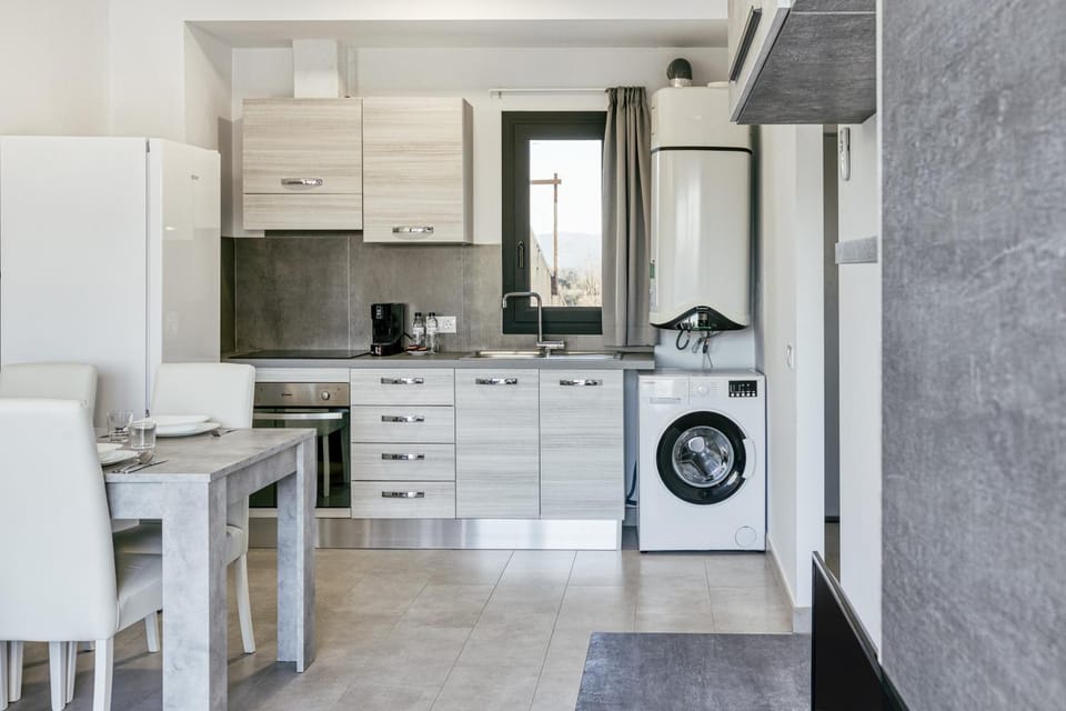 Kitchen or kitchenette, Living room