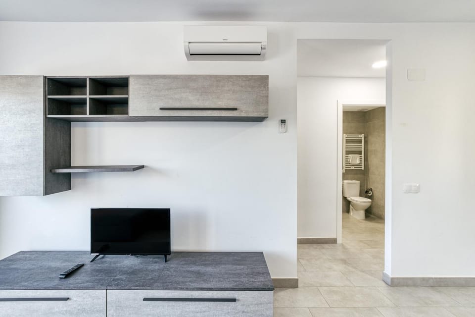 Bathroom, Living room