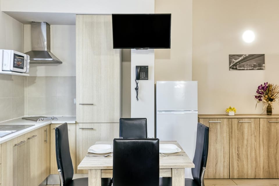 Kitchen or kitchenette, Living room