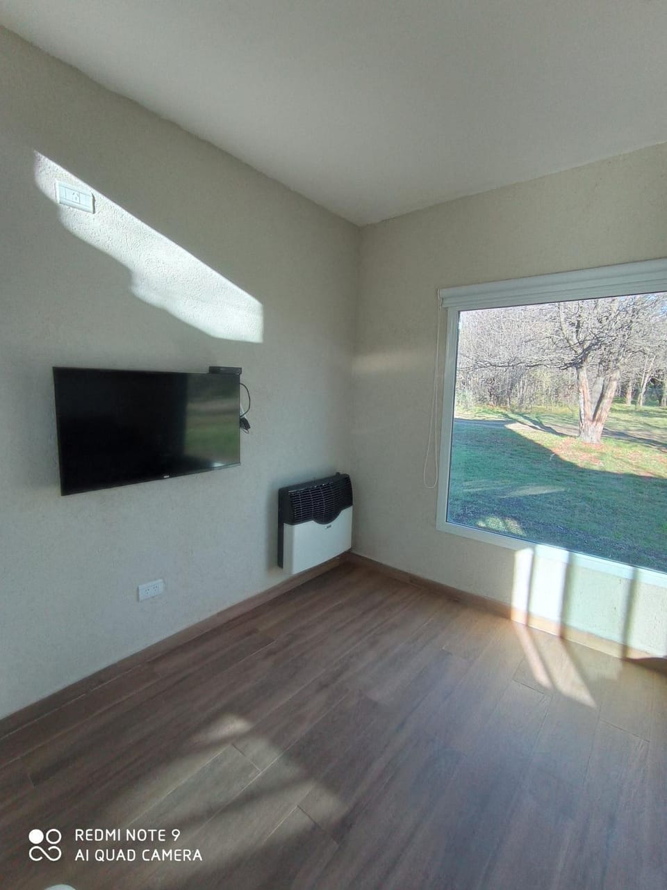 Living room, internet