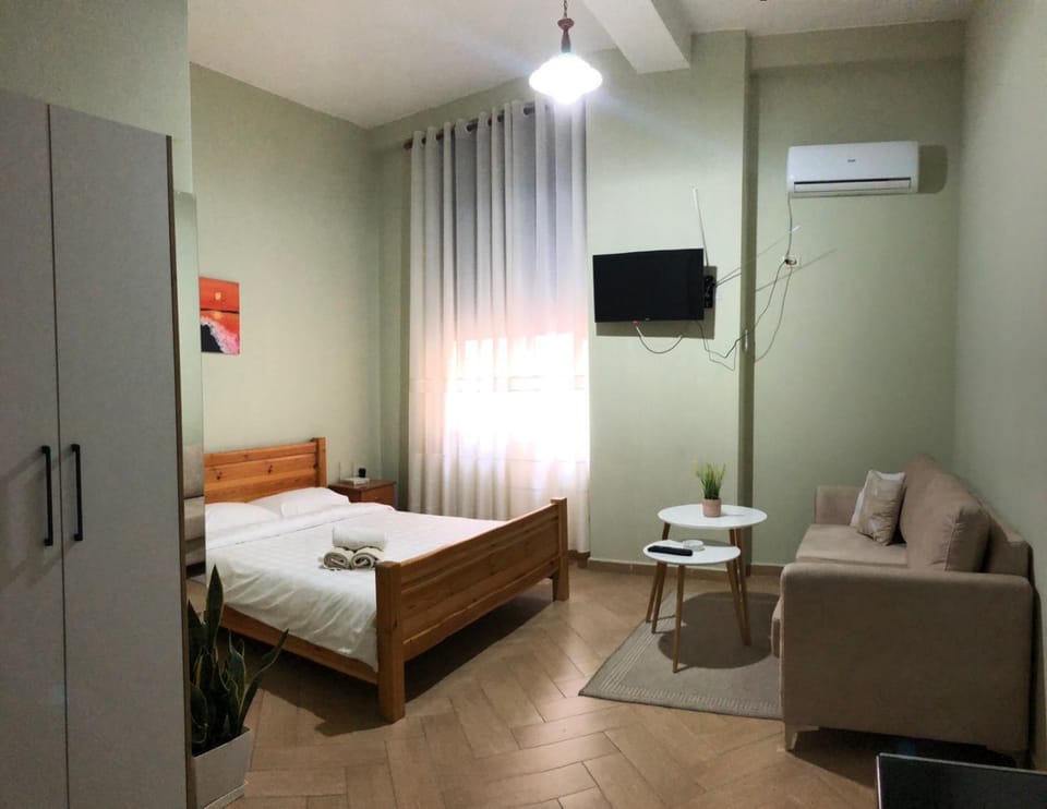 Agroni Rooms-21 Apartment in Tirana
