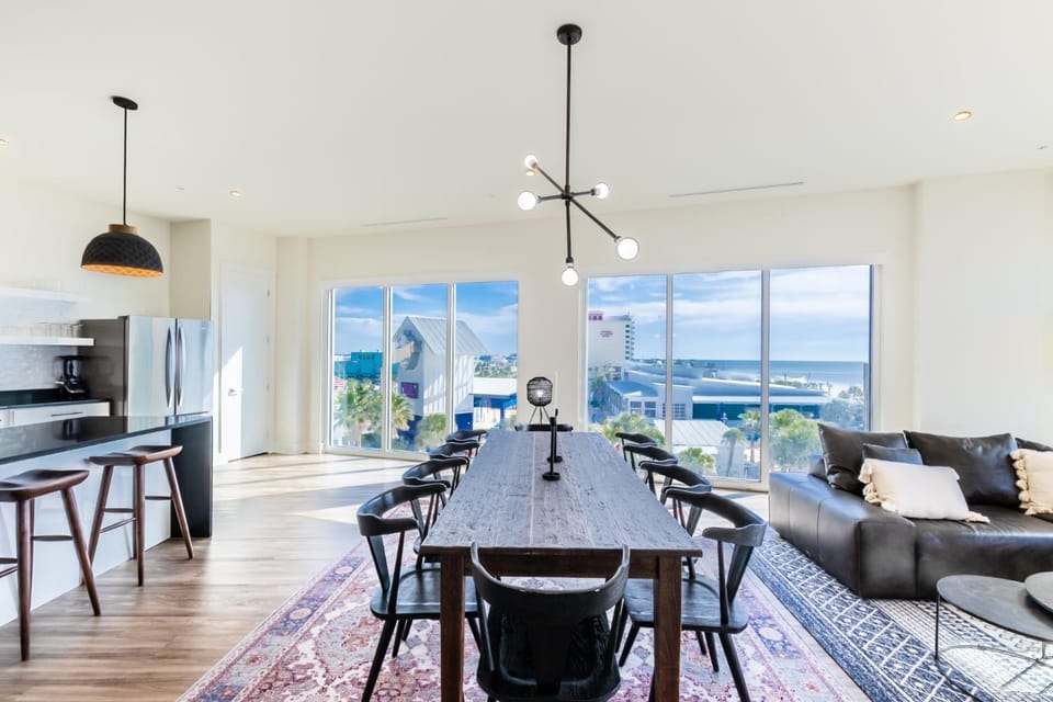 Seating area, Dining area