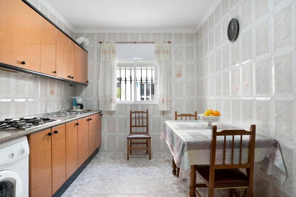 Property building, Kitchen or kitchenette, Living room