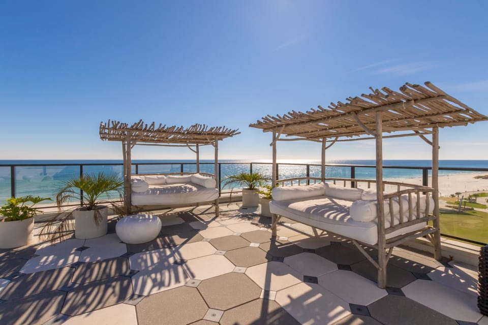 View (from property/room), Balcony/Terrace, Seating area, Beach, Sea view, sunbed