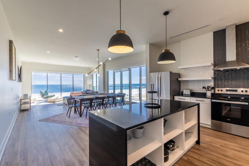 Kitchen or kitchenette, Dining area, dishwasher, minibar, pet friendly, stove