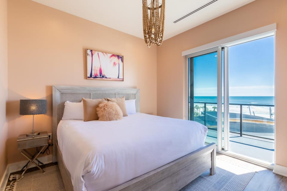 Bed, Balcony/Terrace, Bedroom