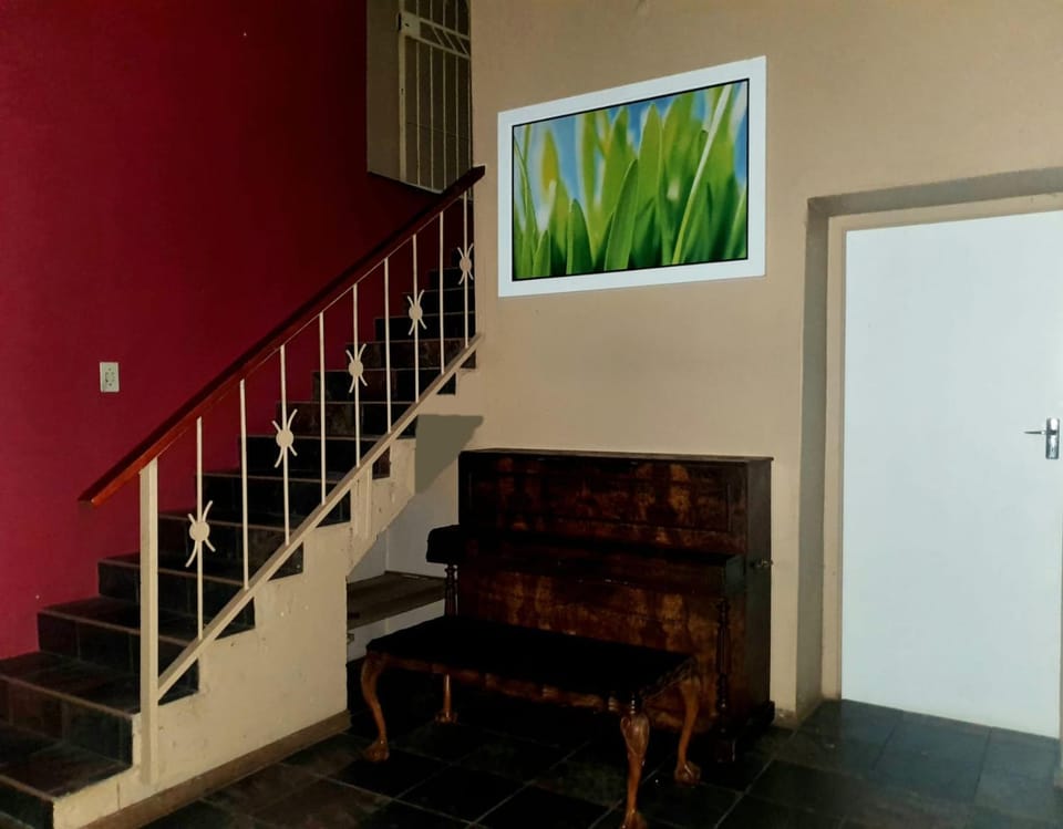Horison Meyer Guest Suites Bed and Breakfast in Gauteng