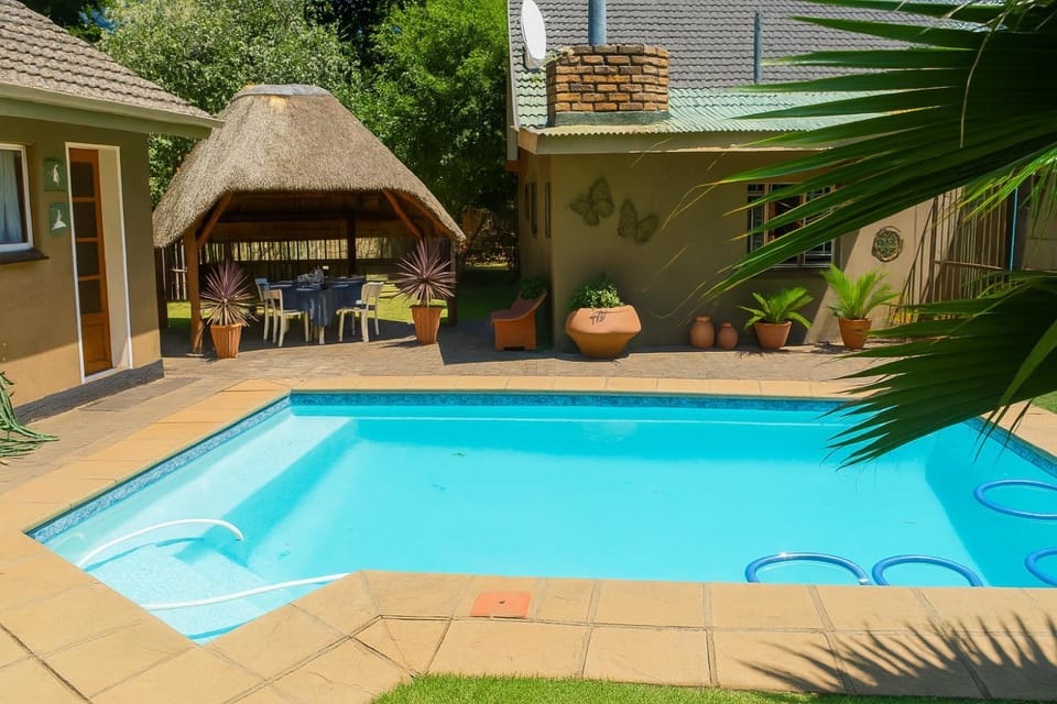 Horison Meyer Guest Suites Bed and Breakfast in Gauteng