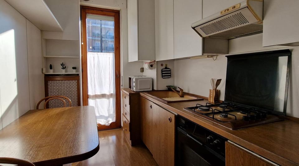 Kitchen or kitchenette, kitchen