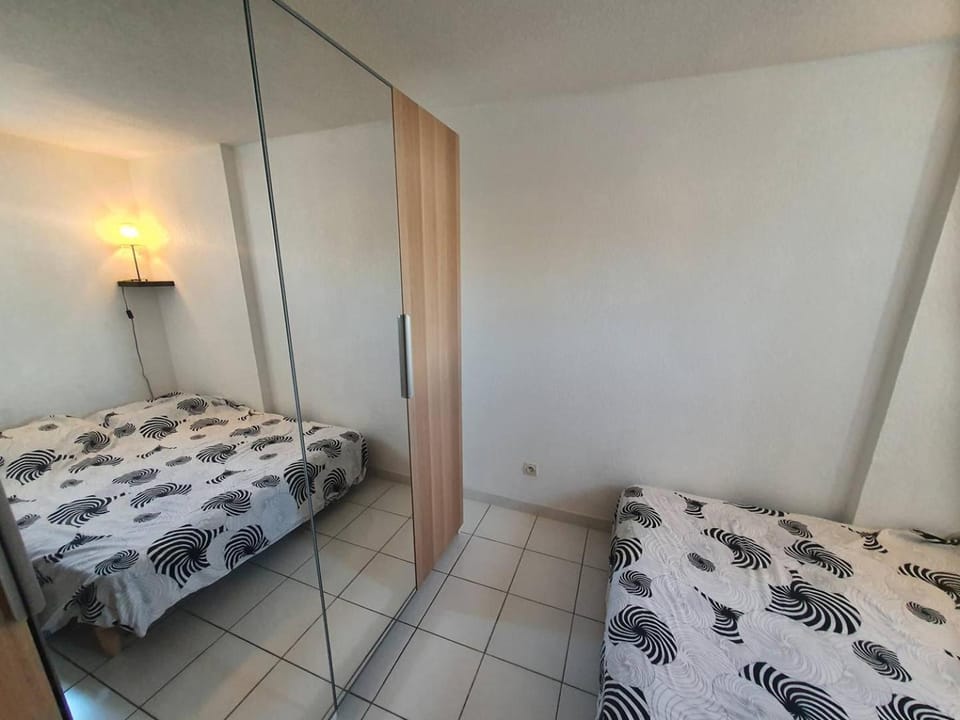 Bedroom, wardrobe