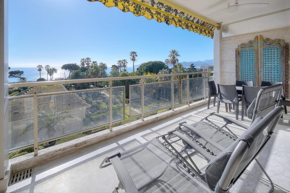 Patio, Facade/entrance, Day, Natural landscape, View (from property/room), Balcony/Terrace, Balcony/Terrace, Sea view