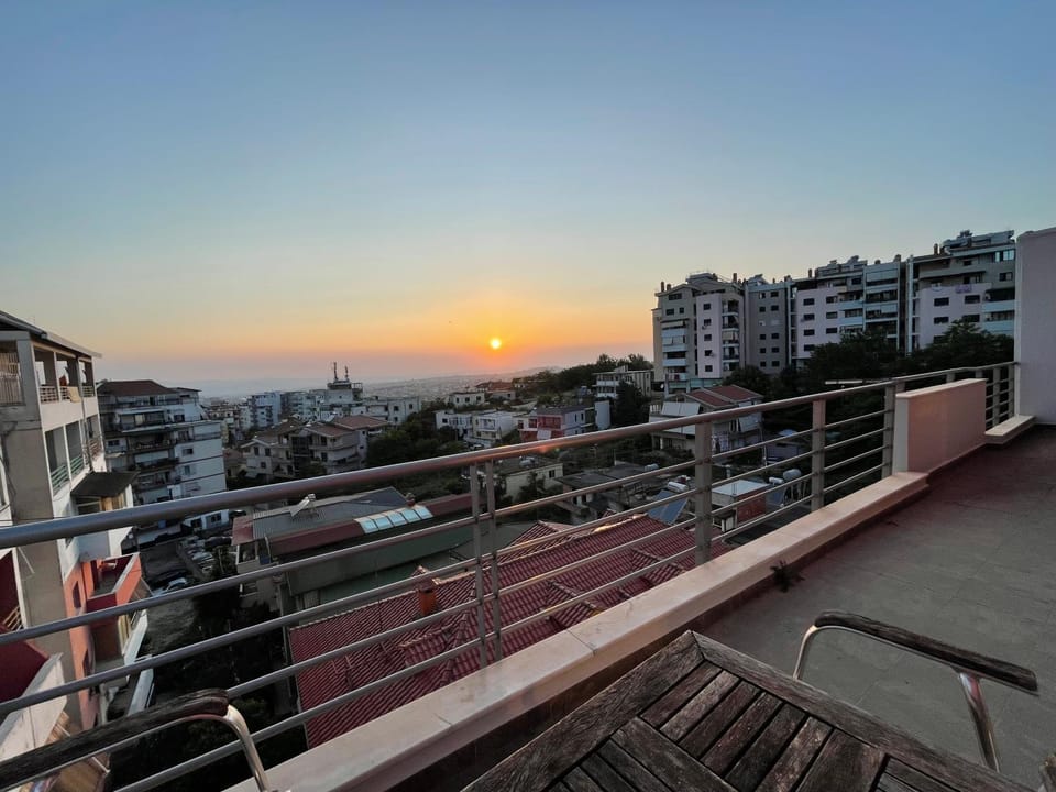 Private Rooms 2 - City & Mountain Views & Free Parking & WiFi Bed and Breakfast in Tirana
