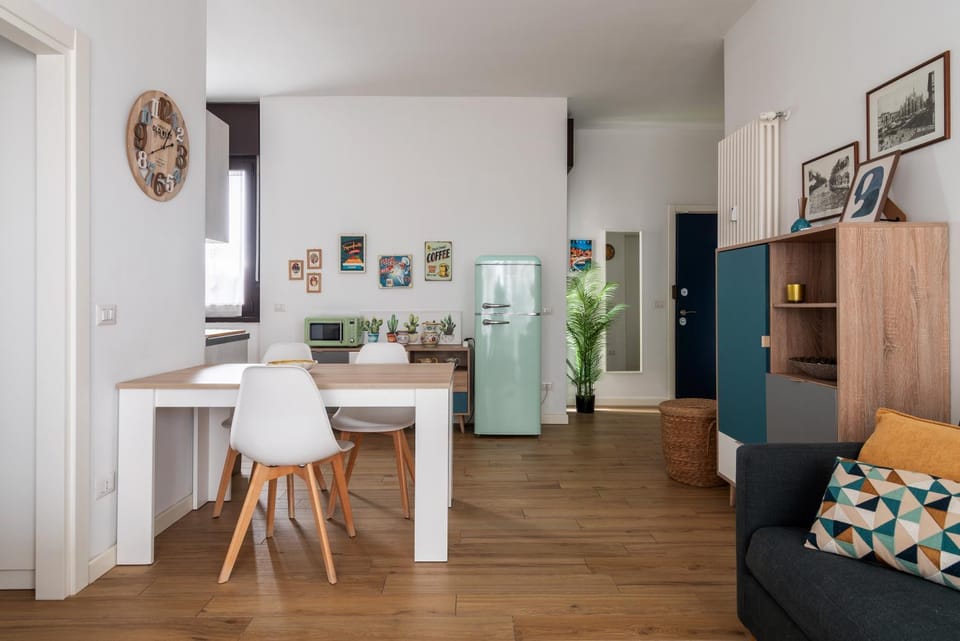Living room, Dining area, Lunch, Time of day
