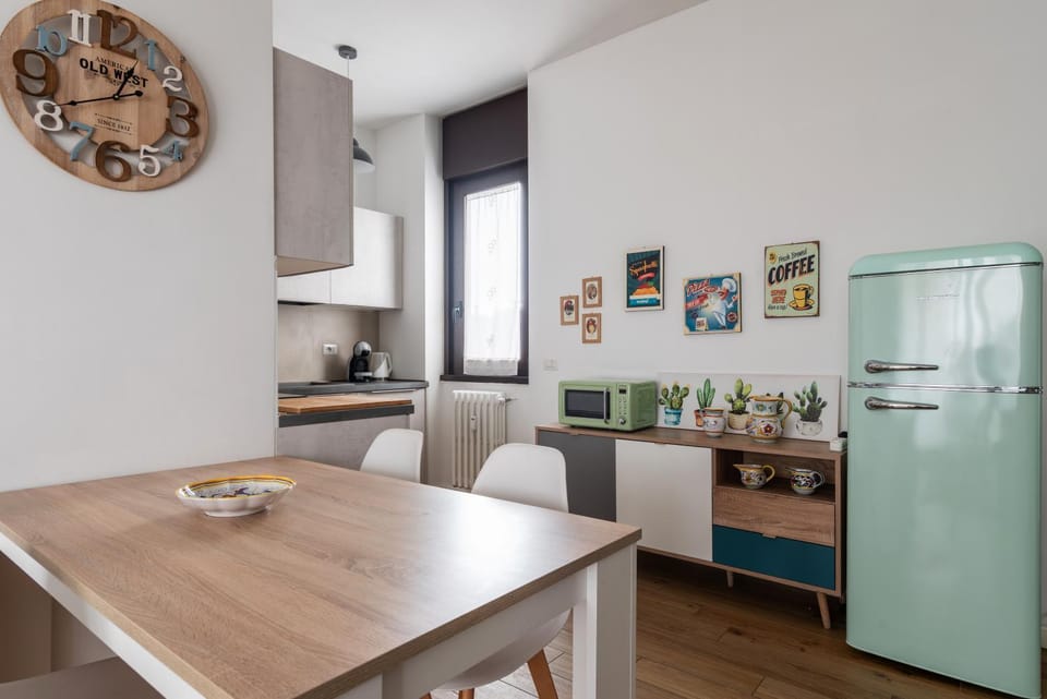 Dining area, microwave, kitchen
