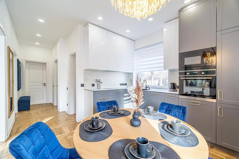 Kitchen or kitchenette, Dining area, minibar, pet friendly, stove