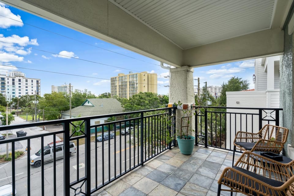 Property building, View (from property/room), Balcony/Terrace