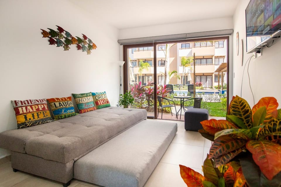 TV and multimedia, Balcony/Terrace, Living room, Seating area, Evening entertainment, Bedroom
