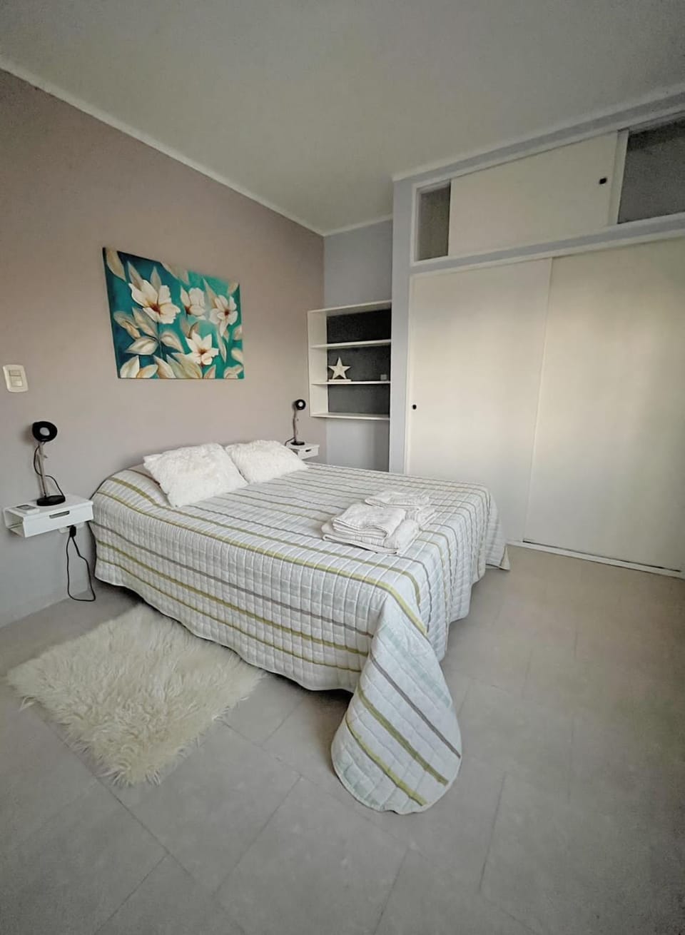 Bedroom, air conditioner