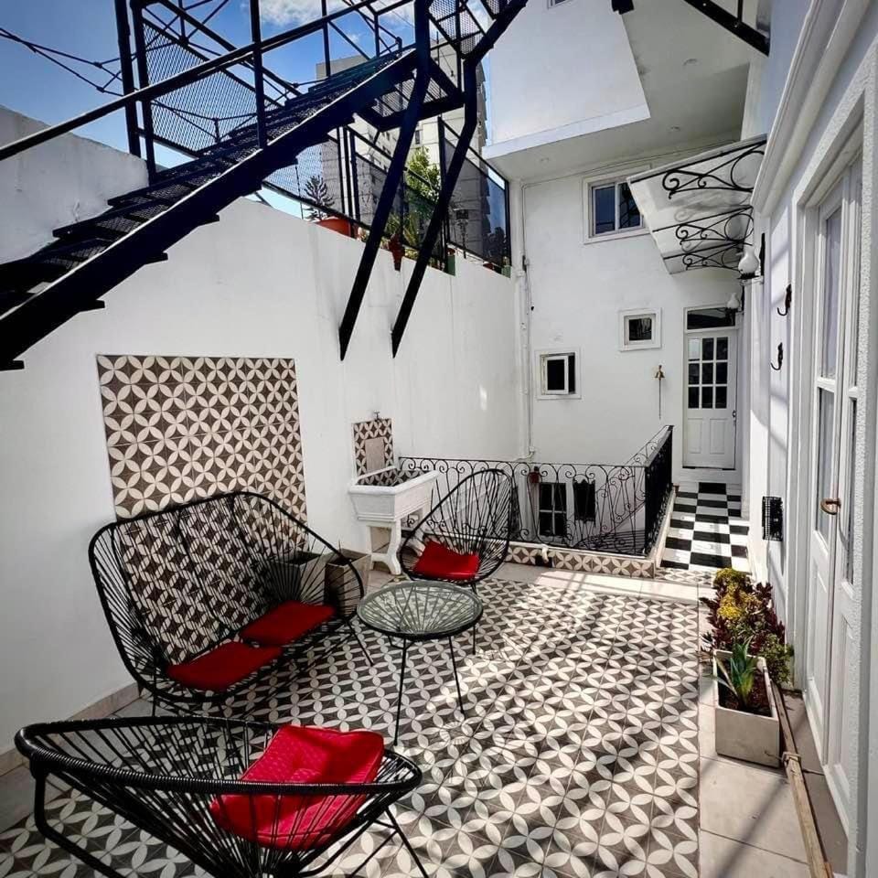 Patio, Dining area, City view