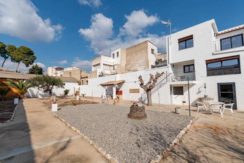 Off site, Garden