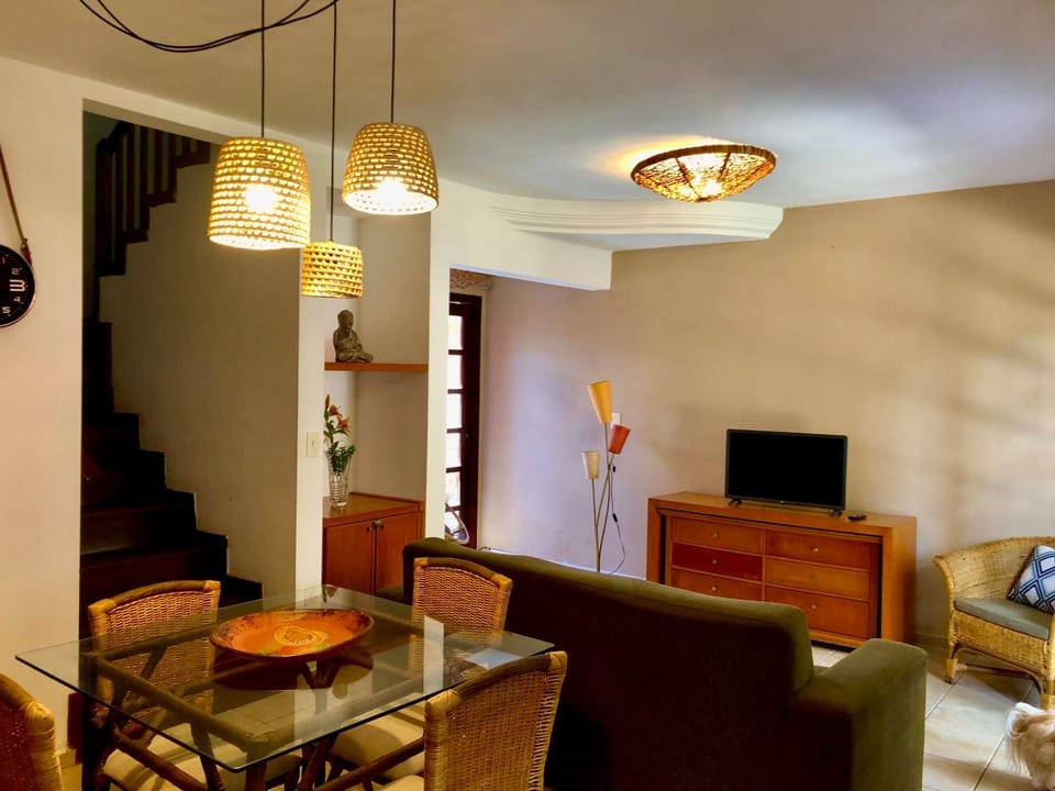 Communal lounge/ TV room, TV and multimedia, Living room, Seating area, Evening entertainment