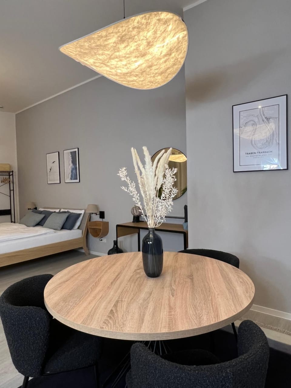 Bed, Seating area, Dining area, Bedroom