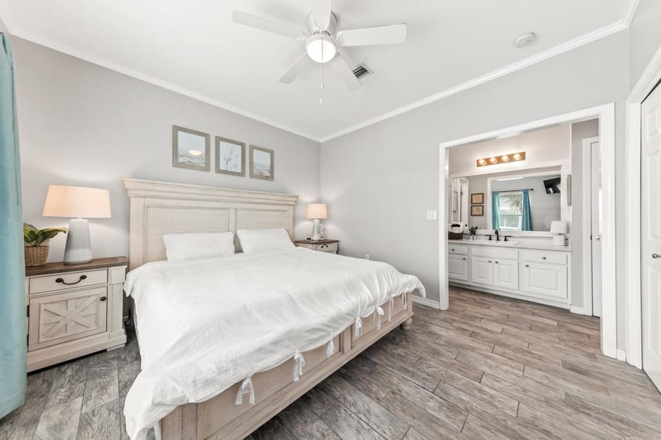 Bed, Bedroom, fireplace, wardrobe
