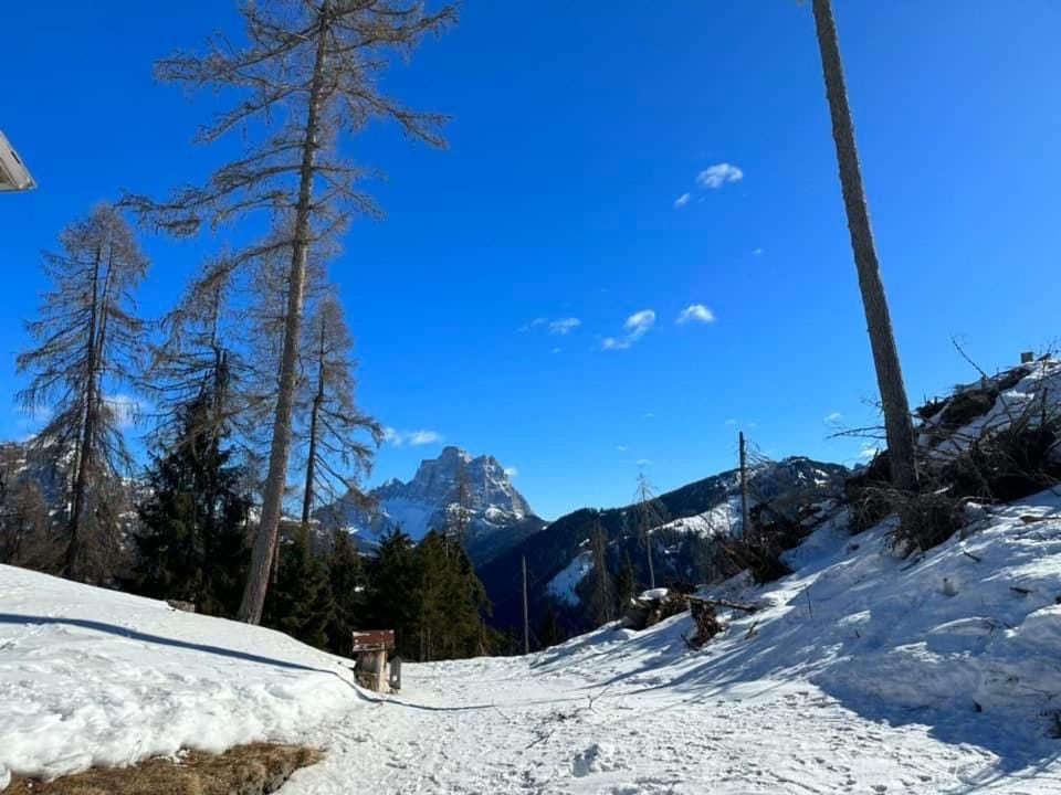 Nearby landmark, Natural landscape, Mountain view