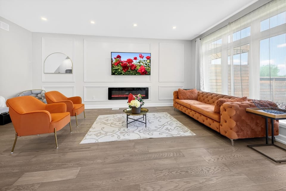 TV and multimedia, Living room, Seating area, fireplace