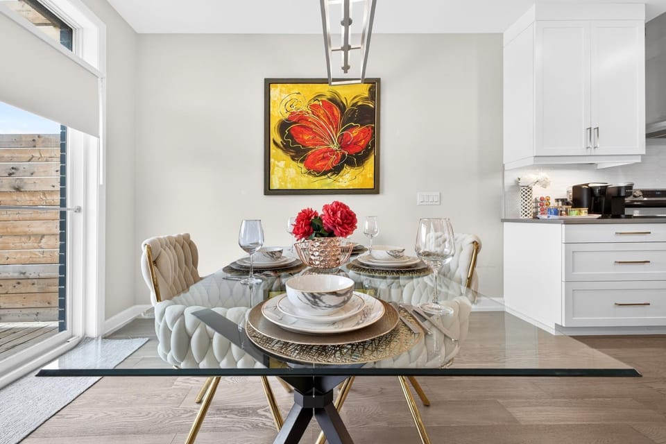 Living room, Seating area, Dining area, minibar