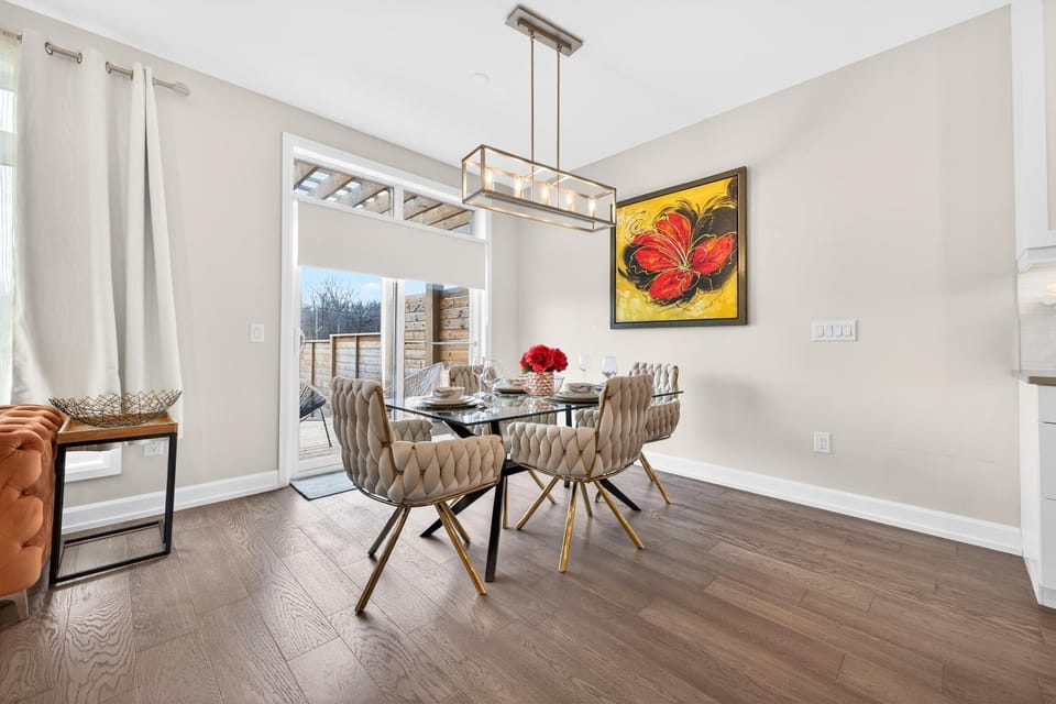 Living room, Dining area