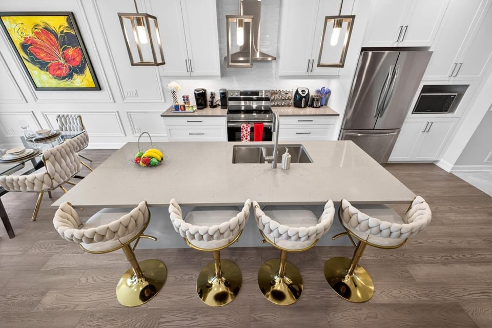 Kitchen or kitchenette, Dining area, Dinner