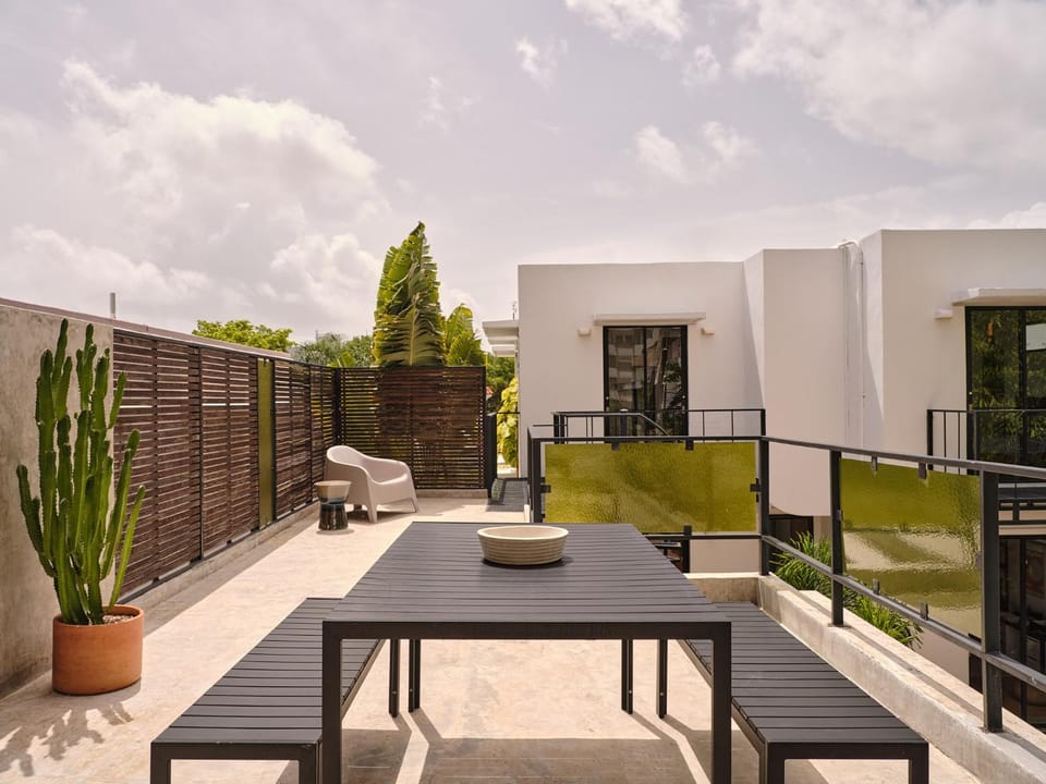 Balcony/Terrace, Dining area, Garden view