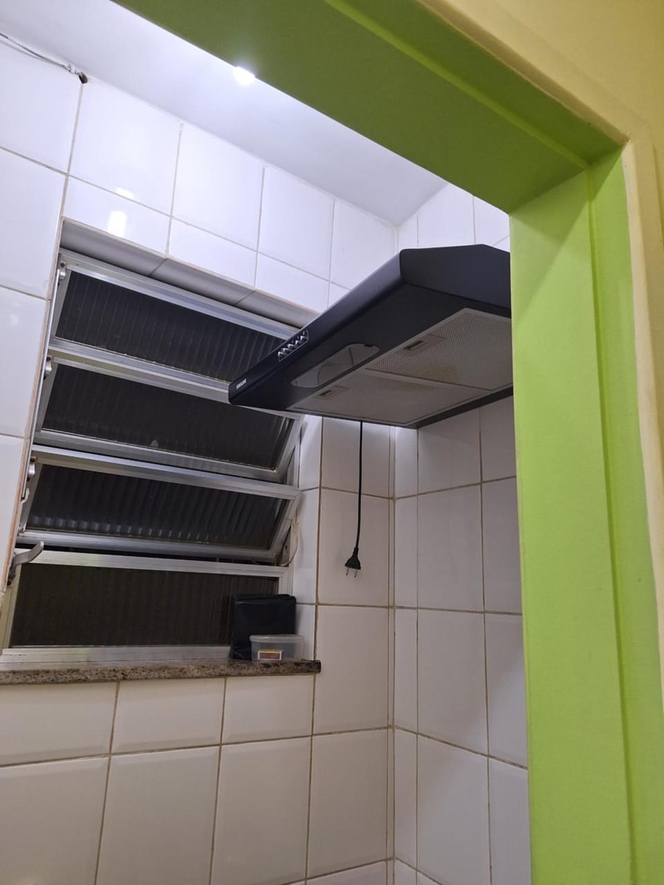 Shower, Property building, Bathroom, Kitchen or kitchenette