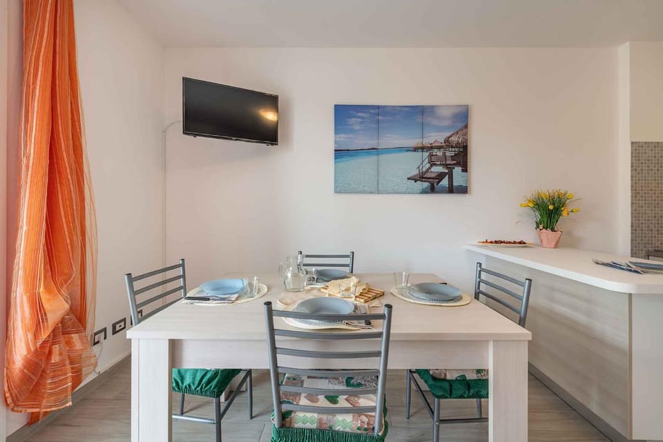 TV and multimedia, Dining area